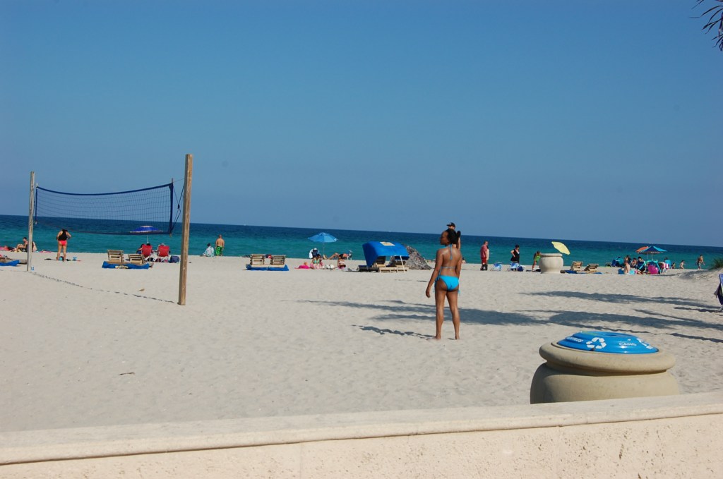 Hollywood Beach - it was good to be back to the ocean.  (photo mine)